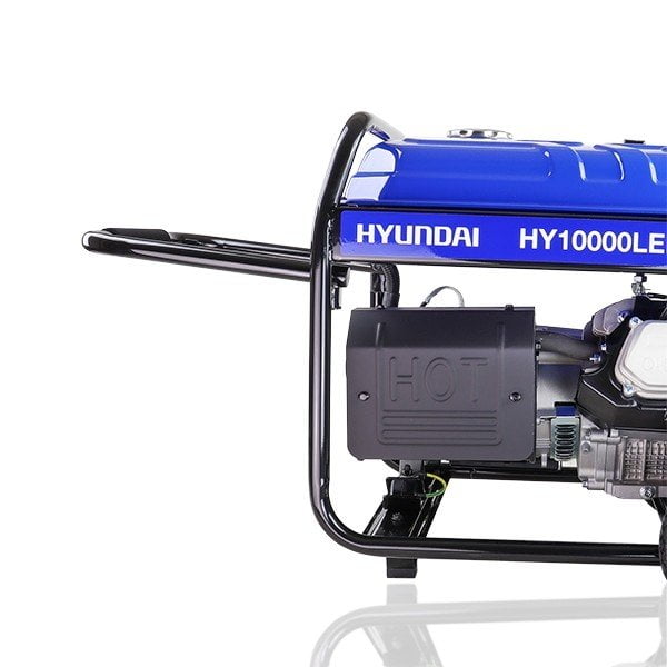 Hyundai HY10000LEK 2 8kW 10kVA Recoil & Electric Start Site Petrol Generator moving
