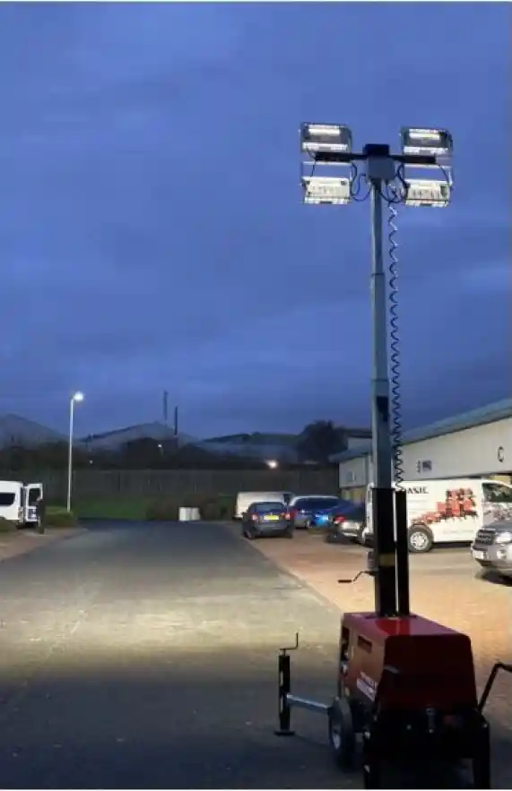 Mobile-Light-Towers-Car-Park.webp